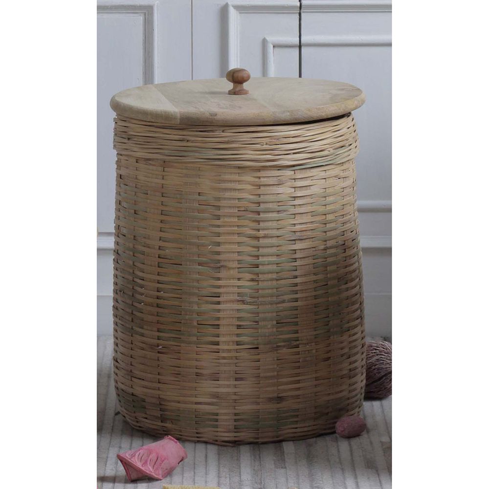 Плетен кош с дървен капак във Френски кънтри стил. Размер: 32х32х40 см