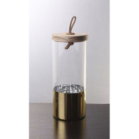 Буркан от изчистено стъкло с дървен капак и златен кант. Размер: 10х22 см