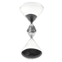 Стъклен пясъчен часовник със сребърен кант. Размер: 8х20 см